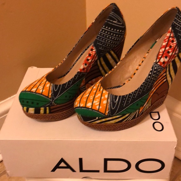 Shoes - Picture 2 of 8